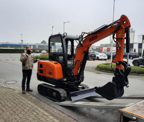 Hightop-Hydraulikbagger in Hamburg, Deutschland.