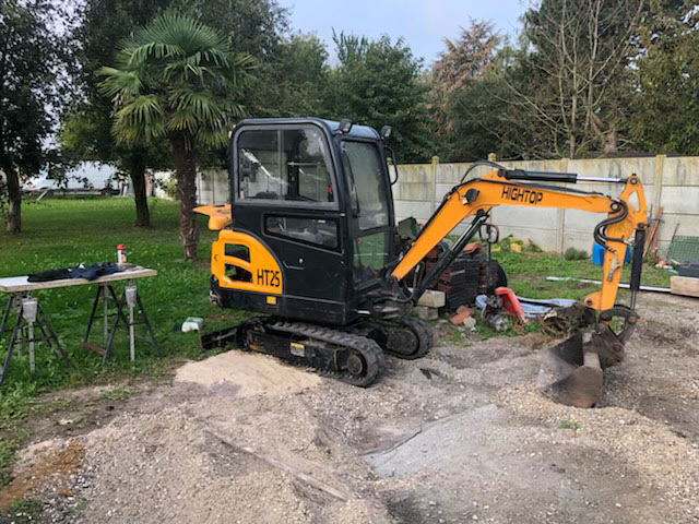 미국 뉴욕 하이탑 미니굴삭기