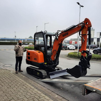 Hightop hydraulic excavator in Hamburg, Germany.
