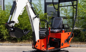 Mini-pelleuse Hightop HT08 de 0,8 tonne